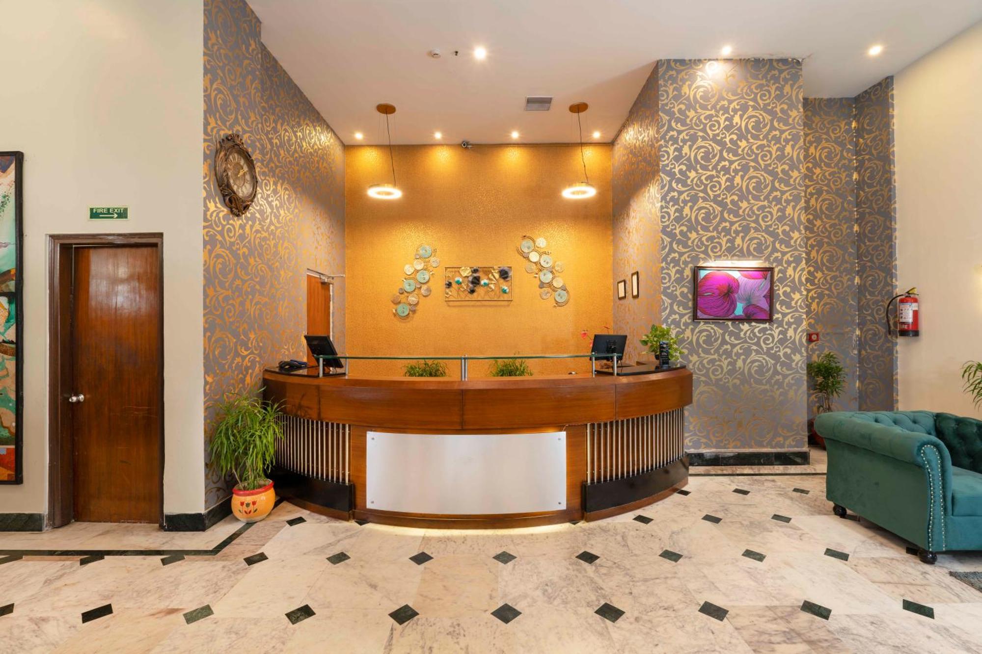 Indismart Hotel Kolkata Exterior photo