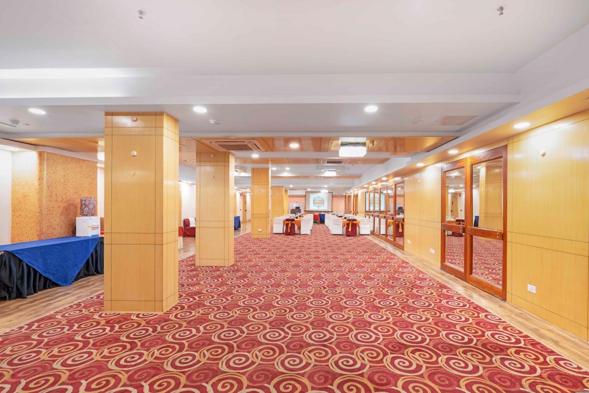 Indismart Hotel Kolkata Exterior photo