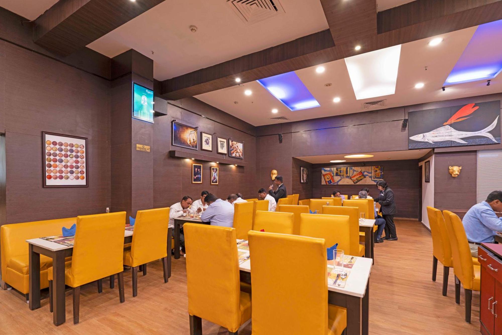 Indismart Hotel Kolkata Exterior photo