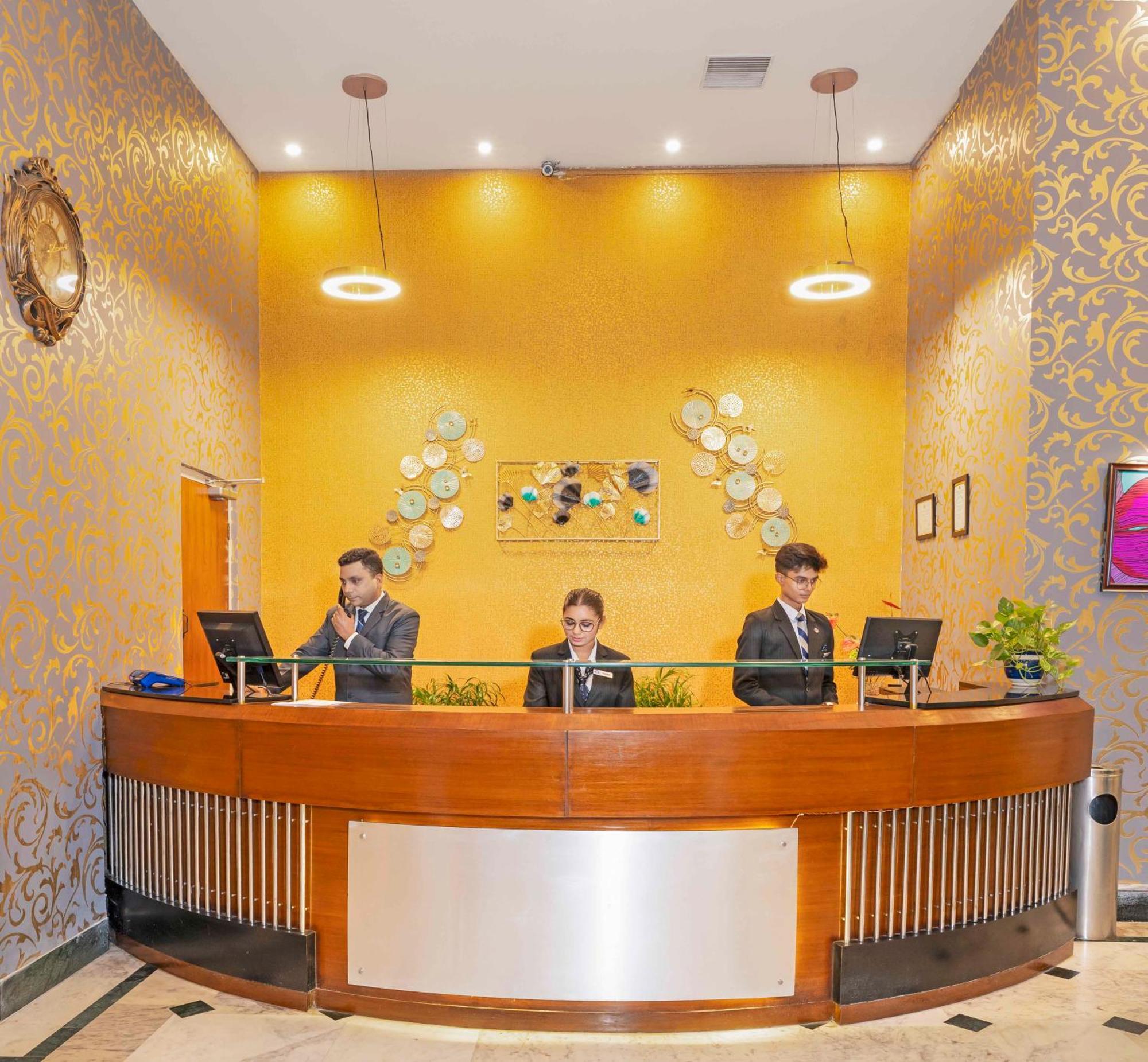 Indismart Hotel Kolkata Exterior photo