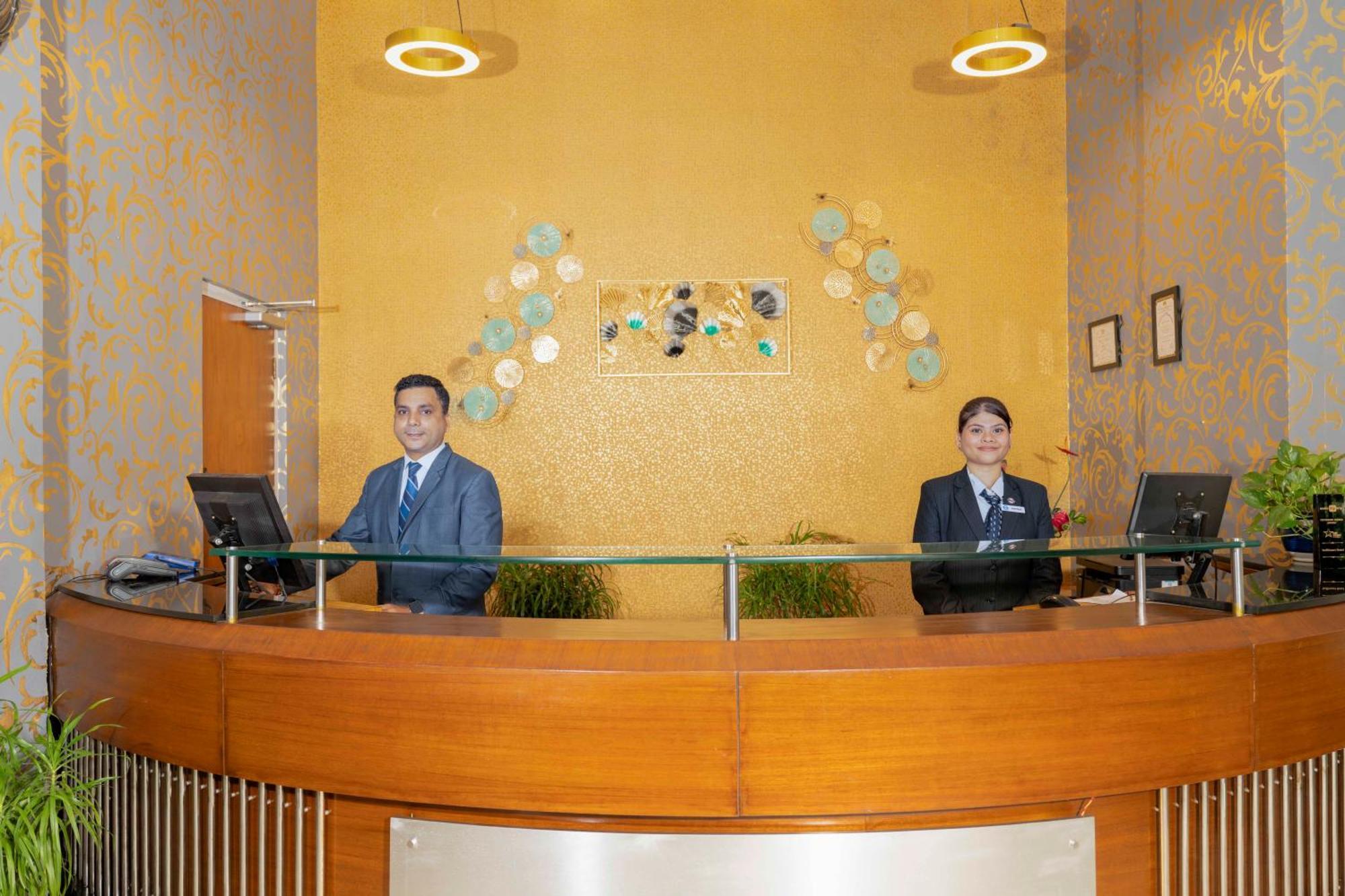Indismart Hotel Kolkata Exterior photo