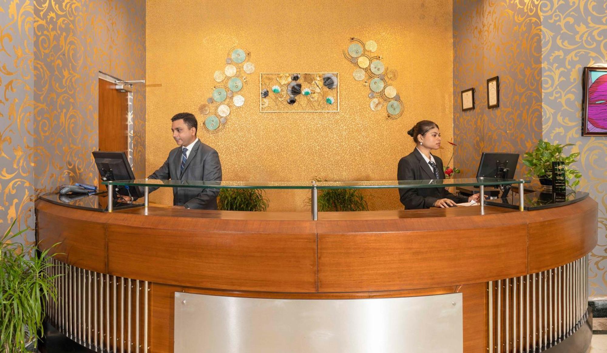 Indismart Hotel Kolkata Exterior photo